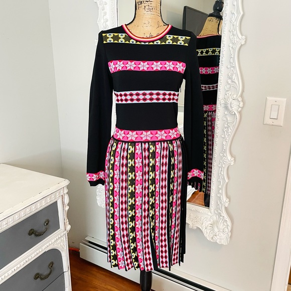 AUTHENTIC EMILIO PUCCI RARE Knit Pleated Logo Dress - Picture 6 of 15